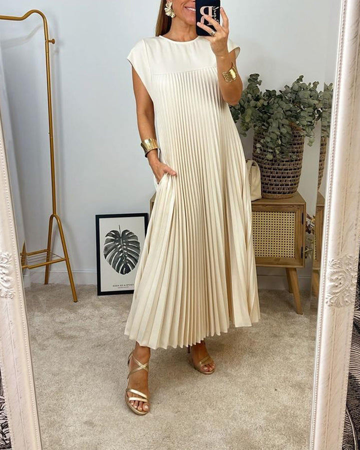 Robe élégante plissée unie sans manches