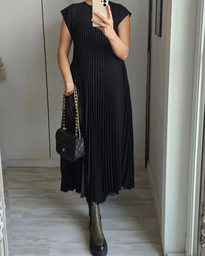 Robe élégante plissée unie sans manches