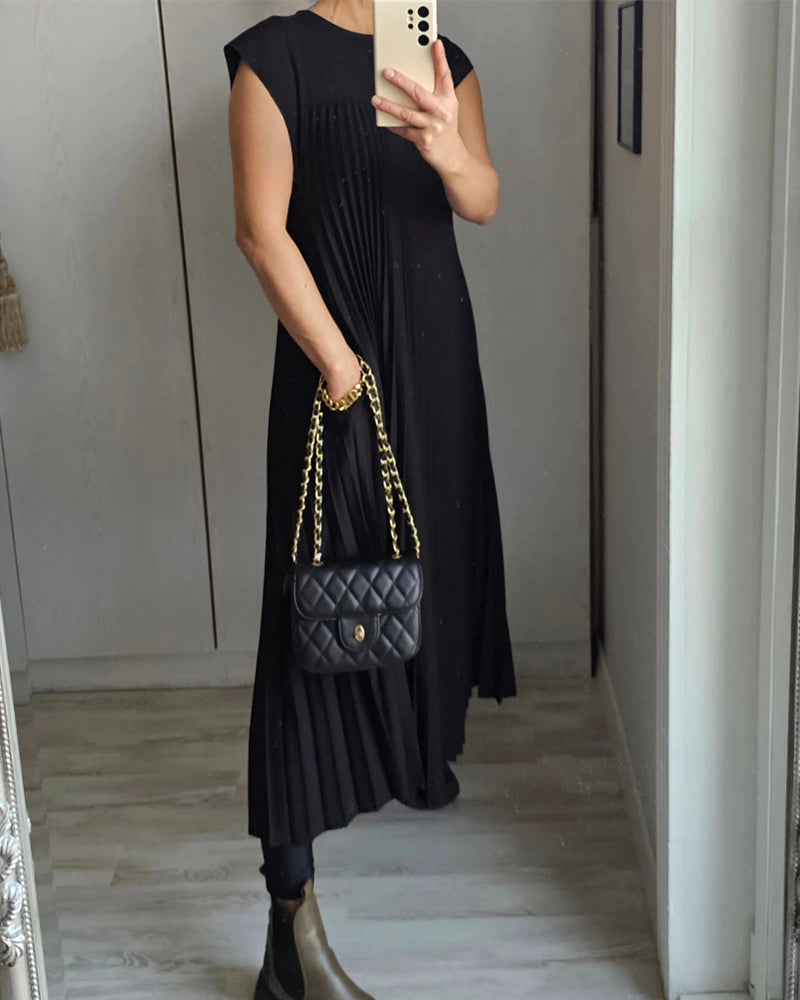Robe élégante plissée unie sans manches